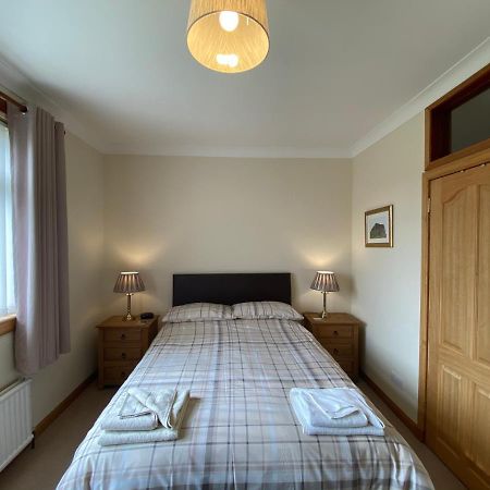 Manor House Bed & Breakfast Stornoway  Bagian luar foto